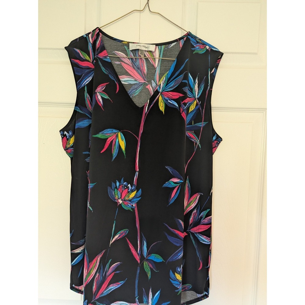 Jones Studio Women Top Blouse Size 1X Black Floral V Neck‎ Sleeveless Career